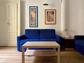 30-inch flat-screen TV with satellite channels - Art Flat- Stendhal 30 (Milan)