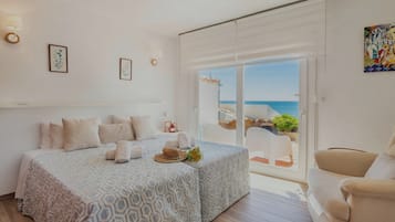 4 bedrooms, laptop workspace, iron/ironing board, free WiFi