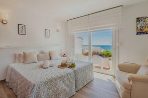4 bedrooms, laptop workspace, iron/ironing board, free WiFi - Bahia Dorada Beach (Estepona)