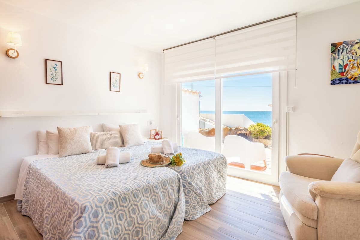 4 camere, postazione laptop, ferro/asse da stiro, Wi-Fi gratuito