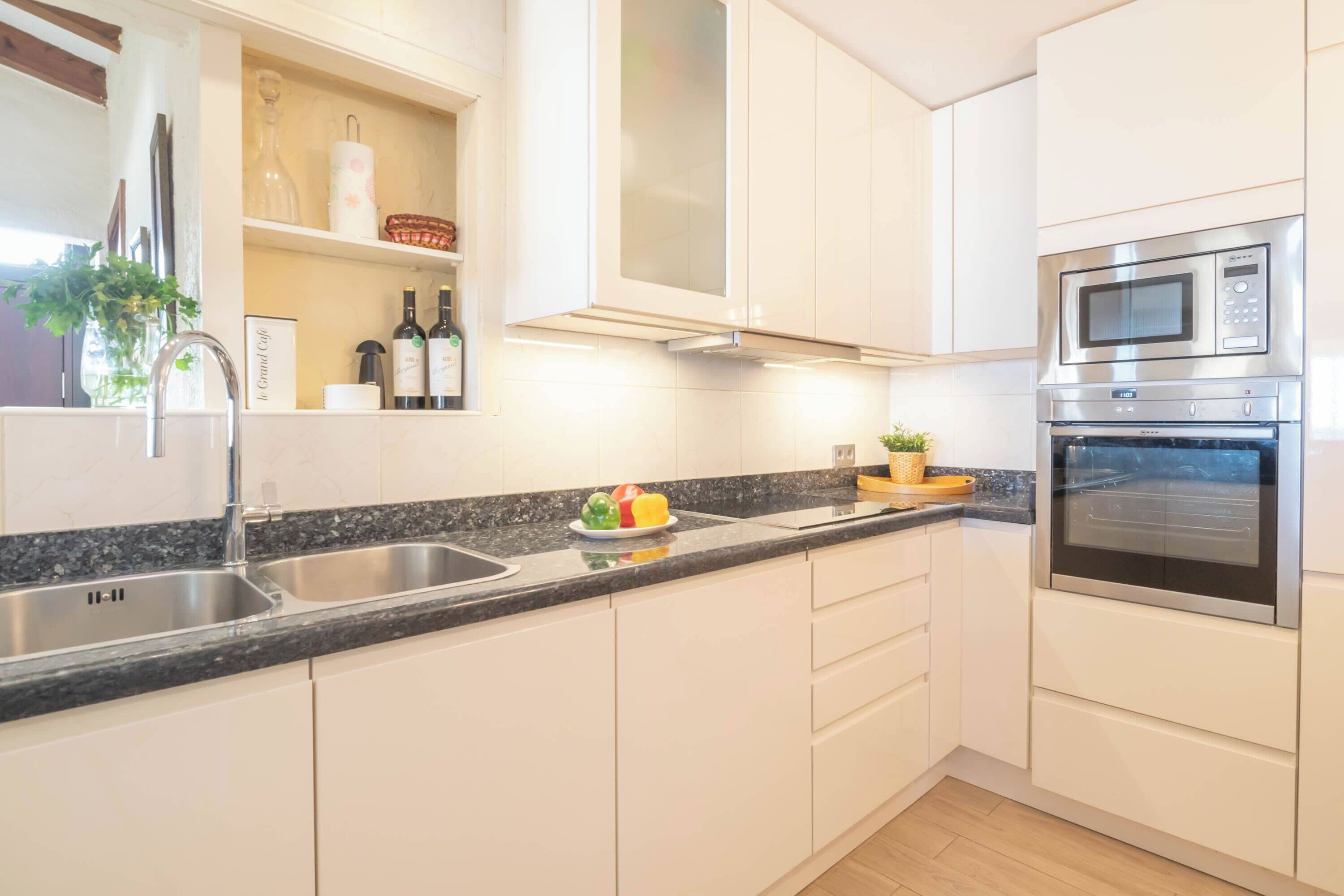 وحدة سكنية متصلة عائلية - عدة غرف نوم - مقابل البحر (Bahia Dorada Beach Casita G27) | مطبخ خاص | ثلاجة، ميكروويف، فرن، موقد طهي مسطح