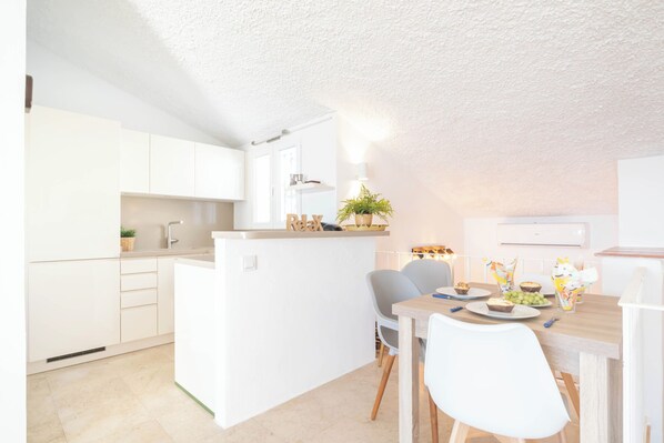 Family Townhome, Multiple Bedrooms (Bahia Dorada Beach Casita G26) | Private kitchen