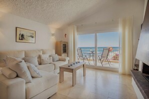 21-inch TV with cable channels, fireplace - Bahia Dorada Beach (Estepona)