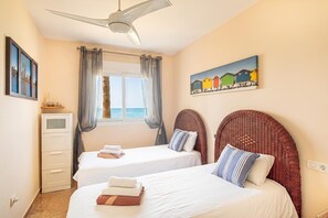 Appartement Familial, plusieurs chambres, 2 salles de bains (Puerta del mar 2 Mijas)
