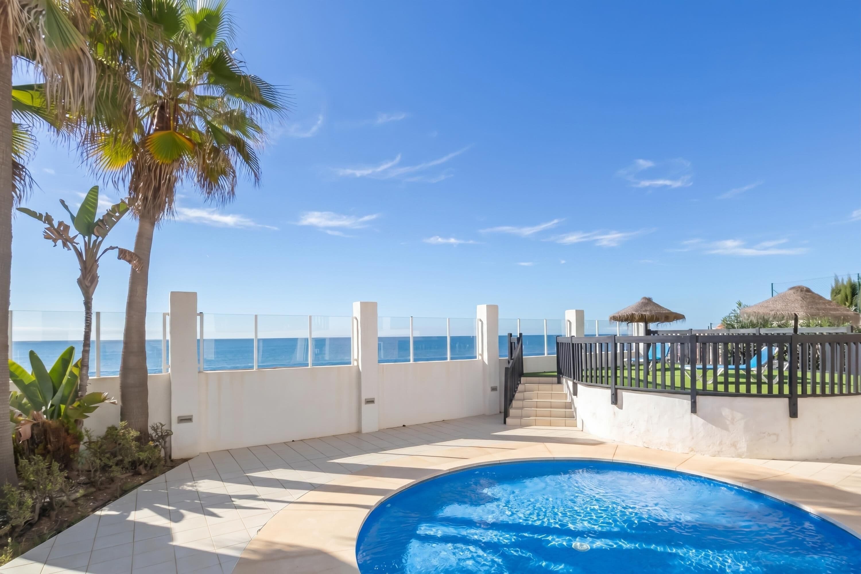 Apartamento familiar, varias habitaciones, 2 baños (Puerta del mar 2 Mijas) | Piscina