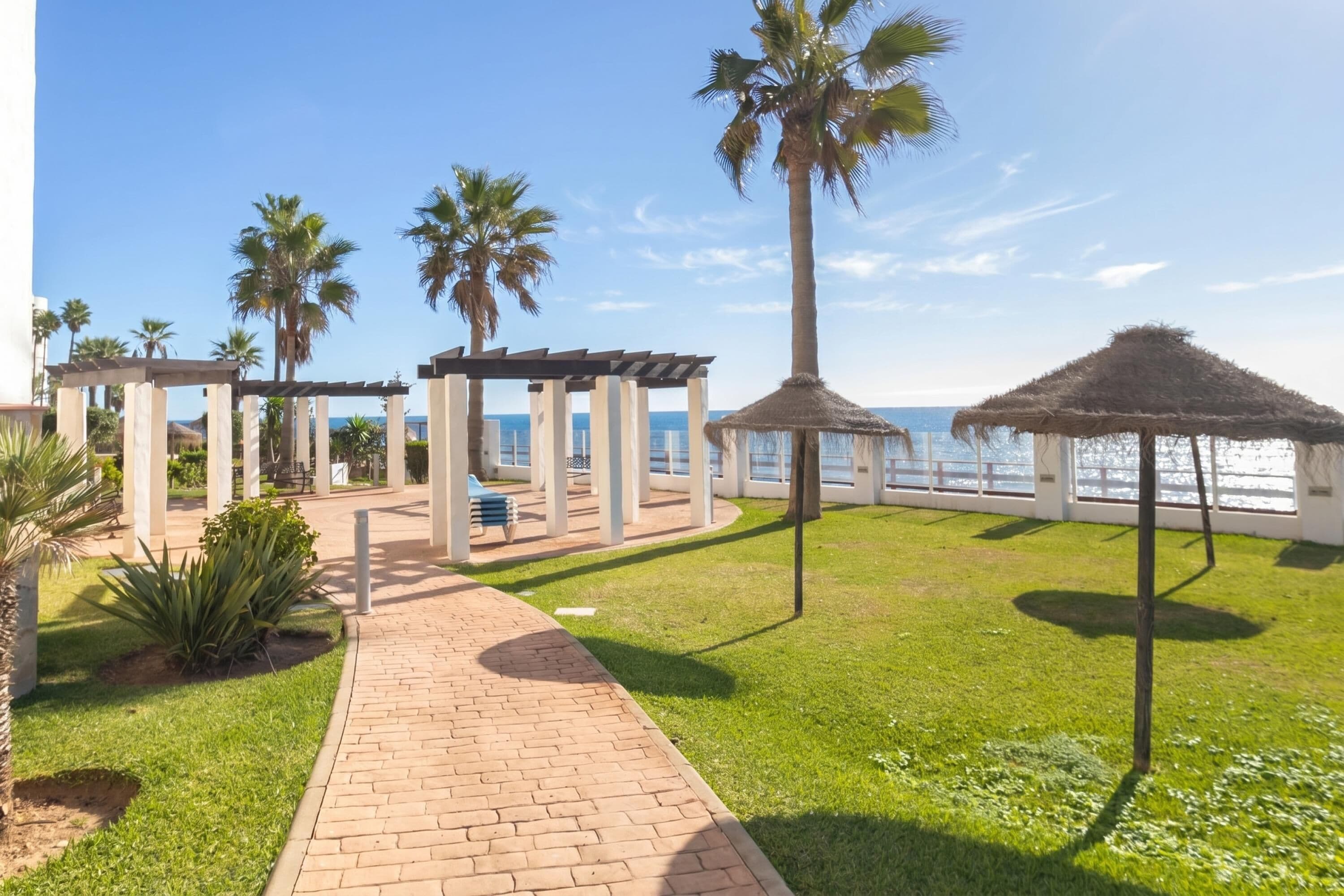 Familie appartement, meerdere slaapkamers, 2 badkamers (Puerta del mar 2 Mijas) | Terrein van de accommodatie