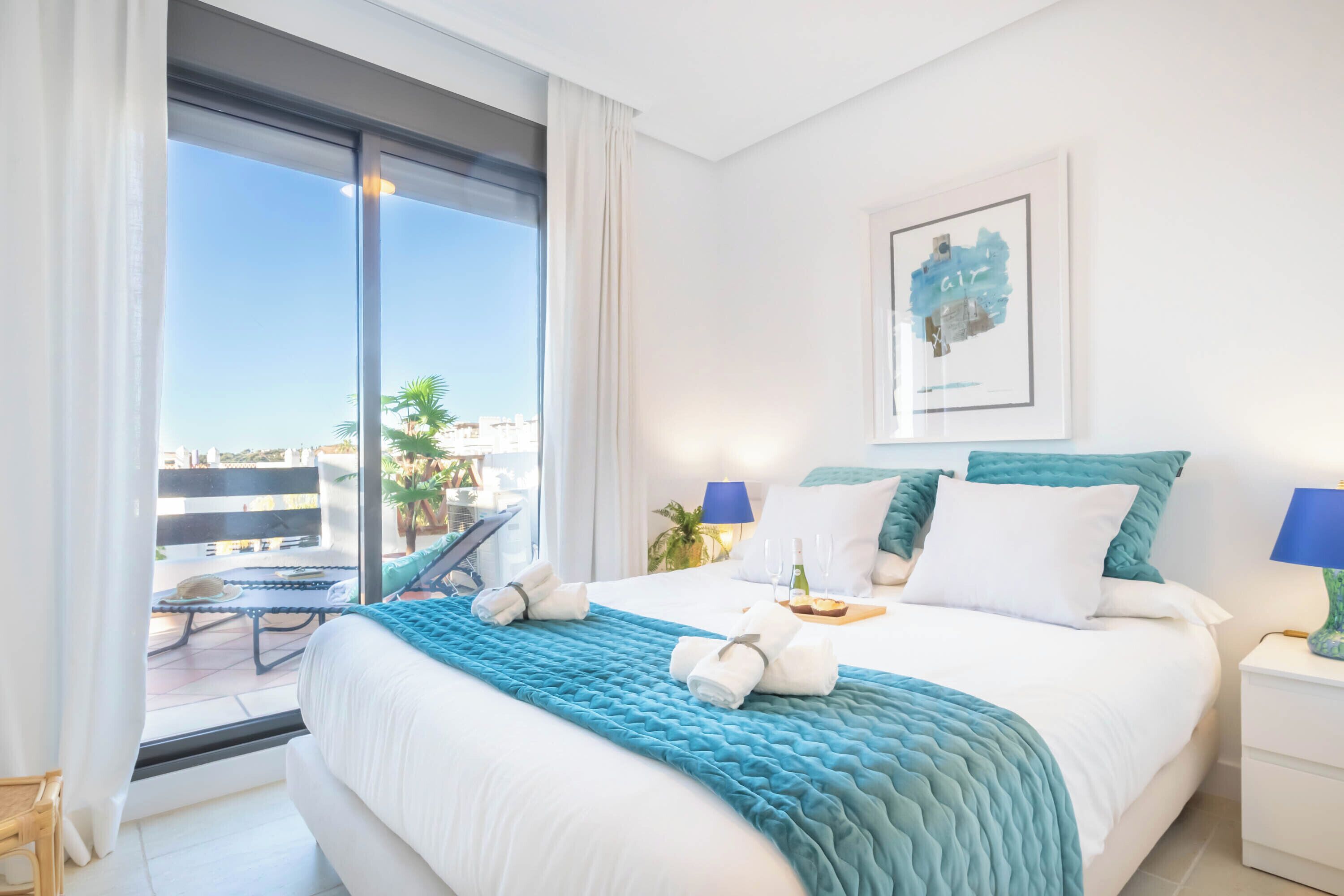 2 Schlafzimmer, laptopgeeigneter Arbeitsplatz, Bügeleisen/Bügelbrett