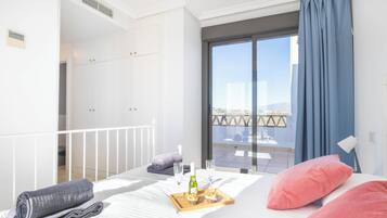 2 bedrooms, laptop workspace, iron/ironing board, free WiFi