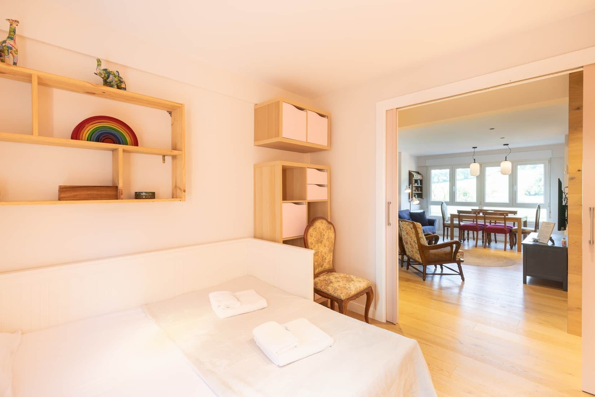 2 chambres, fer et planche à repasser, Wi-Fi, draps fournis