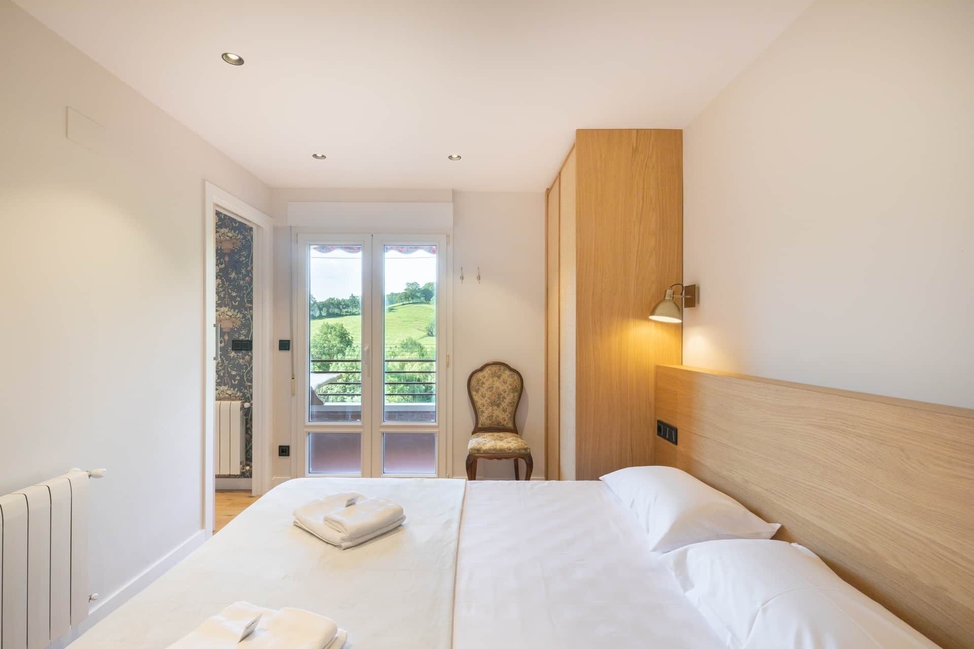 2 chambres, fer et planche à repasser, Wi-Fi, draps fournis