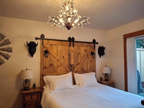 2 quartos, ferros/tábuas de passar roupa, Wi-Fi, roupa de cama