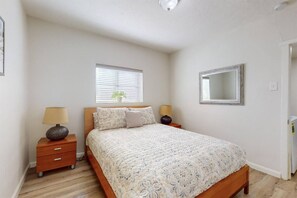 1 bedroom, desk, iron/ironing board, free WiFi