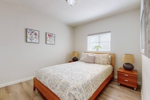 1 bedroom, desk, iron/ironing board, free WiFi