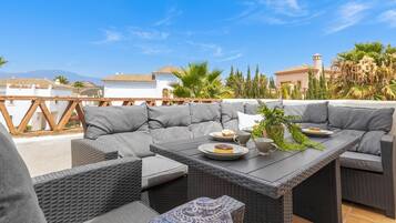 Family Apartment, Multiple Bedrooms, 2 Bathrooms, Mountainside (Sunset Golf Elegance) | Outdoor dining