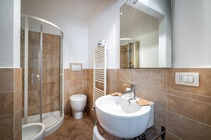 Studio, City View | Bathroom | Shower, rainfall showerhead, hair dryer, bidet - YiD luxury studio (Florence)