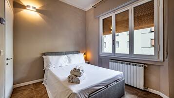 Estúdio, vista para a cidade | Ferros/tábuas de passar roupa, Wi-Fi de cortesia, roupa de cama