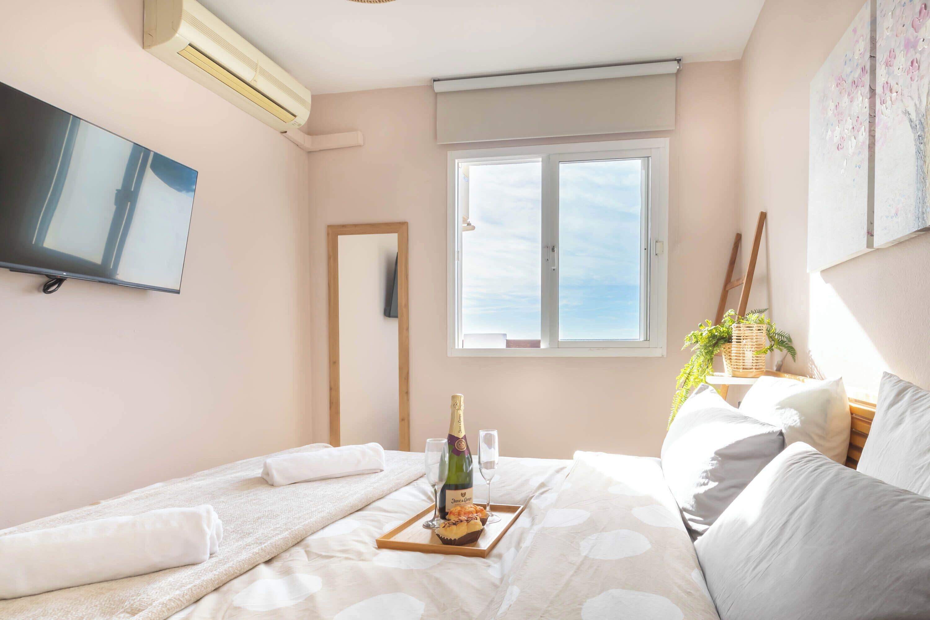 Loftsleilighet – honeymoon, flere soverom, ved fjell (Las Gaviotas de Calahonda) | 1 soverom, strykejern/-brett, wi-fi (inkludert) og sengetøy