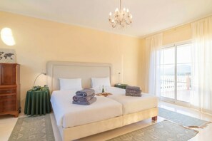 4 chambres, coffres-forts dans les chambres