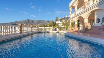 Villa Familiale, plusieurs chambres, cÎté montagne (Villa Carlos Mijas Golf) | Piscine