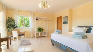 Villa Familiale, plusieurs chambres, cÎté montagne (Villa Carlos Mijas Golf)