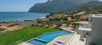 Villa Paradiso your luxurious escape - create cherished memories for a lifetime!