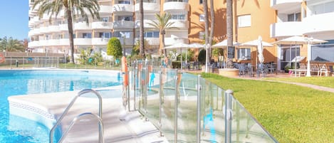 Appartement Lune de Miel, 3 chambres, 2 salles de bains (Coronado Beach Marbesa) | Piscine | Piscine extérieure (ouverte en saison)