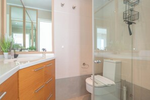 Honeymoon Apartment, Multiple Bedrooms, 2 Bathrooms (Coronado Beach Marbesa) | Bathroom - Coronado Beach Marbesa (Marbella)