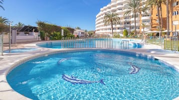 Piscina externa sazonal