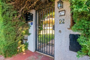 Family Villa, Multiple Bedrooms, 2 Bathrooms (Villa Calahonda 700m from beach with) | Exterior detail