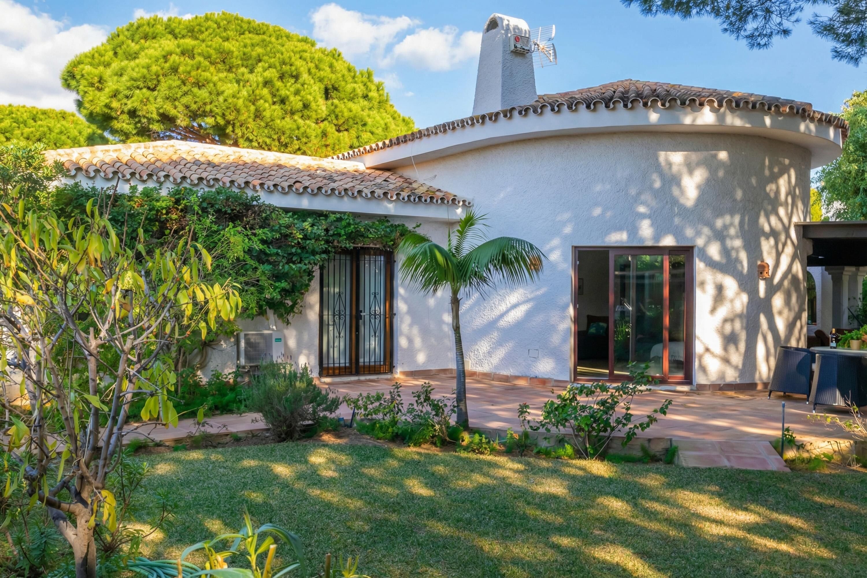 Family Villa, Multiple Bedrooms, 2 Bathrooms (Villa Calahonda 700m from beach with) | Exterior
