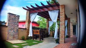 Outdoor dining - Flats Felicita-apt22 (Lagoinha Cond Samola Ubatuba)