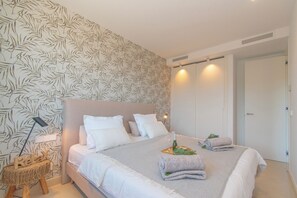 Häämatkatalo, useita makuuhuoneita, 2 kylpyhuonetta (Casa La Cala Valvega) | 3 makuuhuonetta, kannettavalle tietokoneelle sopiva työtila