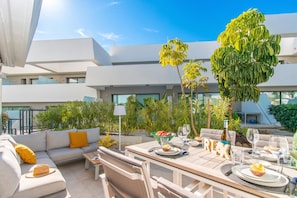 Honeymoon House, 3 Bedrooms, 2 Bathrooms (Casa La Cala Valvega) | Outdoor dining - Casa La Cala Valvega (Mijas)