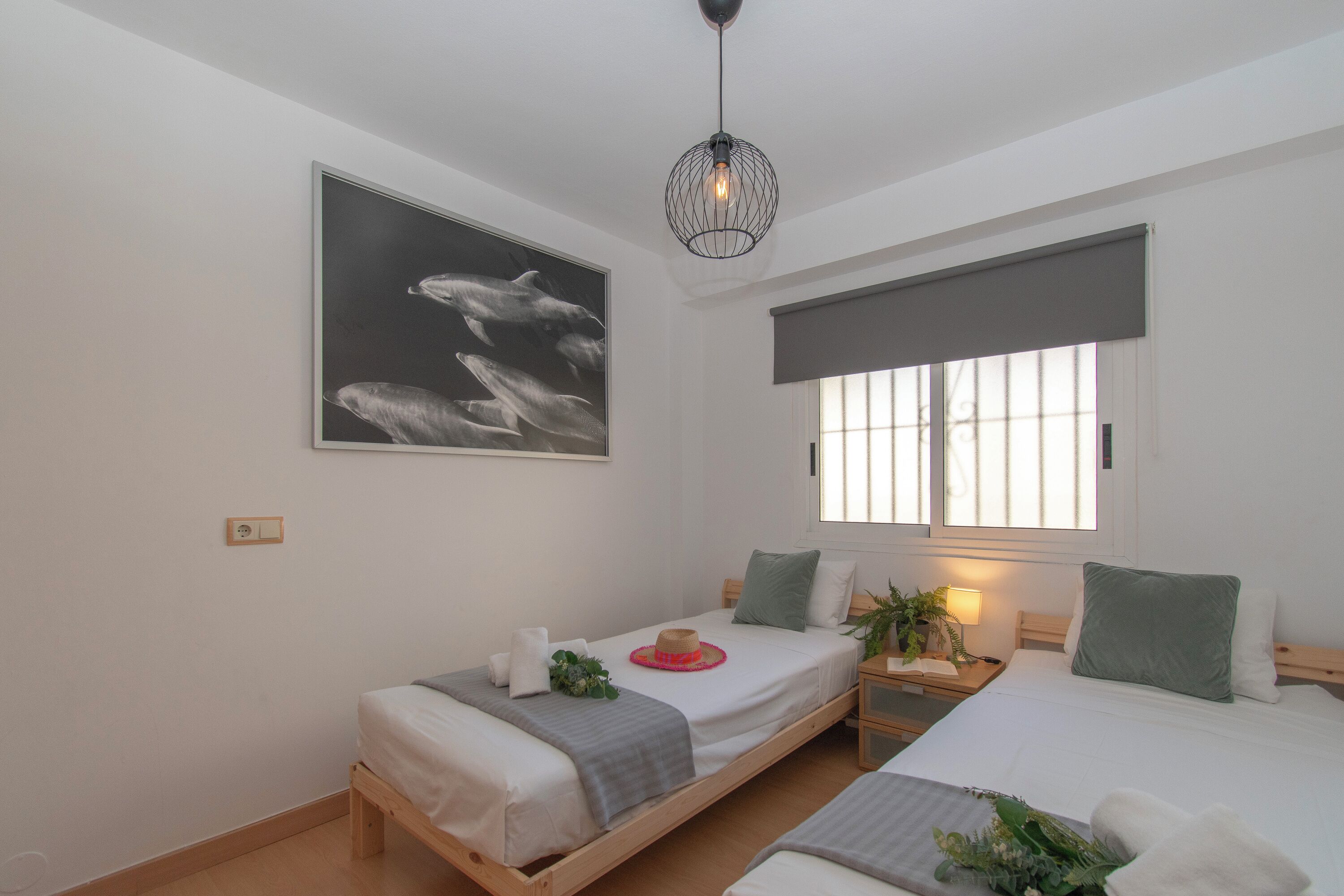 2 dormitorios y espacio para trabajar con un portátil