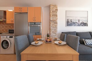 Honeymoon Apartment, Multiple Bedrooms (Cambural Beach Apartment) | Dining