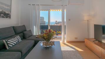 Télévision à écran plat de 21 pouces avec chaßnes par cùble