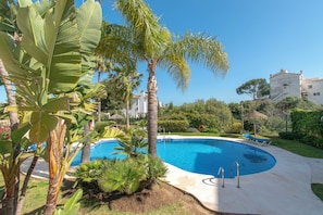 Sæsonbestemt udendørs pool