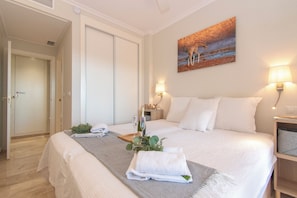 Honeymoon Apartment, Multiple Bedrooms, 2 Bathrooms, Mountainside (Paraiso De Riviera) | 2 bedrooms, laptop workspace, iron/ironing board, free WiFi - Paraiso De Riviera (Mijas)