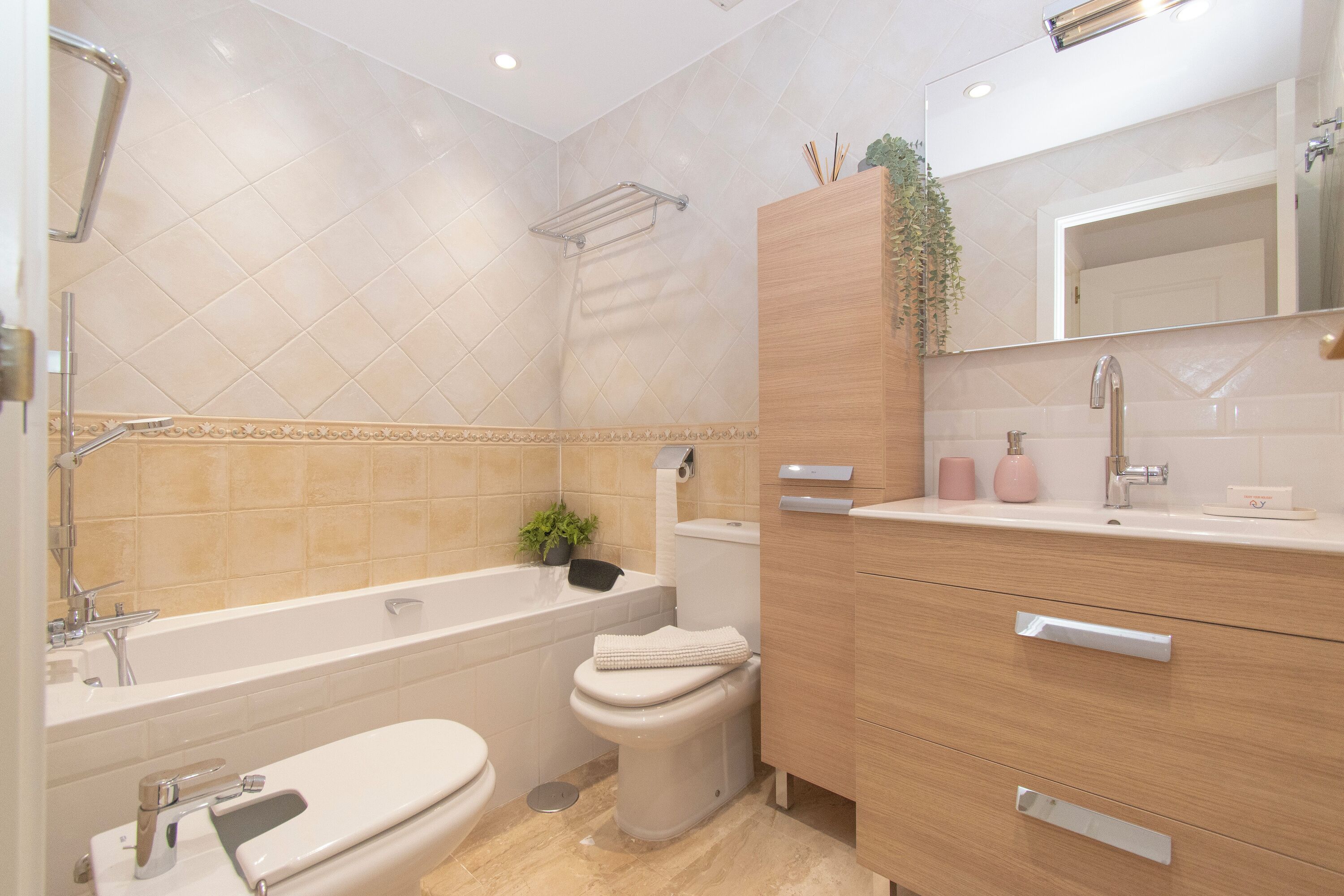Honeymoon Apartment, Multiple Bedrooms, 2 Bathrooms, Mountainside (Paraiso De Riviera) | Bathroom