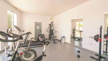 Honeymoon Apartment, Multiple Bedrooms, 2 Bathrooms, Mountainside (Paraiso De Riviera) | Fitness facility