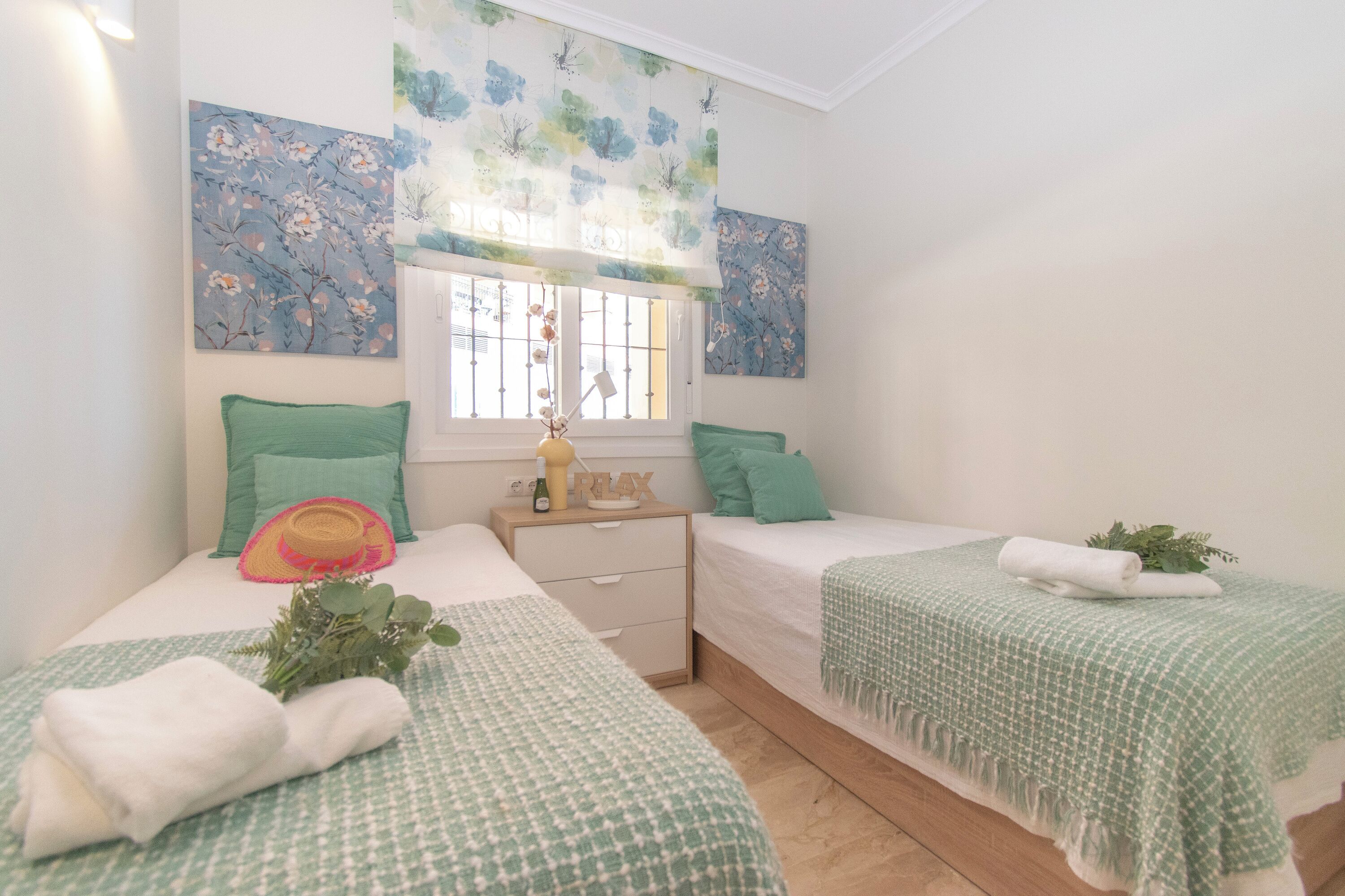 Apartamento lua de mel, vários quartos, 2 banheiros, ao lado da montanha (Paraiso De Riviera) | 2 quartos, espaço de trabalho para notebook