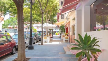 Standard Apartment, Multiple Bedrooms (Marbella Center 100m From The Beach) | Outdoor dining