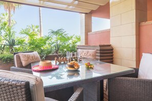 Honeymoon Apartment, Multiple Bedrooms, Mountainside (Altos Del Higueron Panoramic View) | Outdoor dining - Altos Del Higueron Panoramic View (Benalmádena)