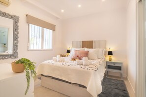 4 dormitorios, tabla de planchar con plancha, wifi gratis y ropa de cama