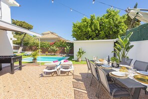 Outdoor dining - Villa Caribe Playa (Marbella)