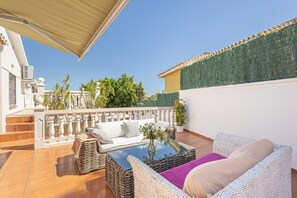 Terrace/patio - Villa Caribe Playa (Marbella)