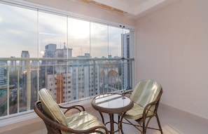Standard Studio (606881) | Lanai