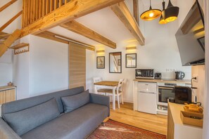 Living area - Lower villa for 4 pax, sea view, Pool &Jacuzzi (Villefranche-sur-Mer)