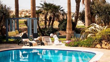 Villa | 6 bedrooms, iron/ironing board, Internet