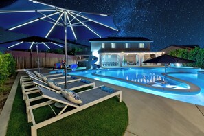 Piscine extérieure, piscine chauffée